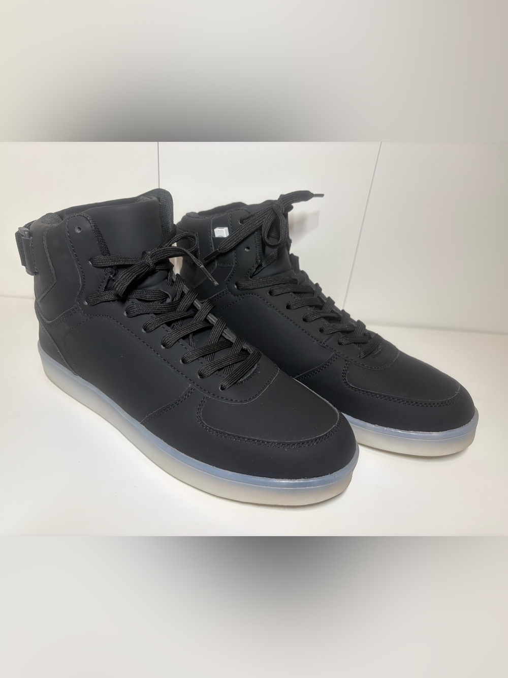 LED Light Up Shoes, Fashion High Top LED Sneakers USB Rechargeable Glowing Shoes